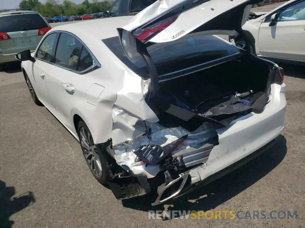 3 Photograph of a damaged car 58ABZ1B19KU049692 LEXUS ES350 2019