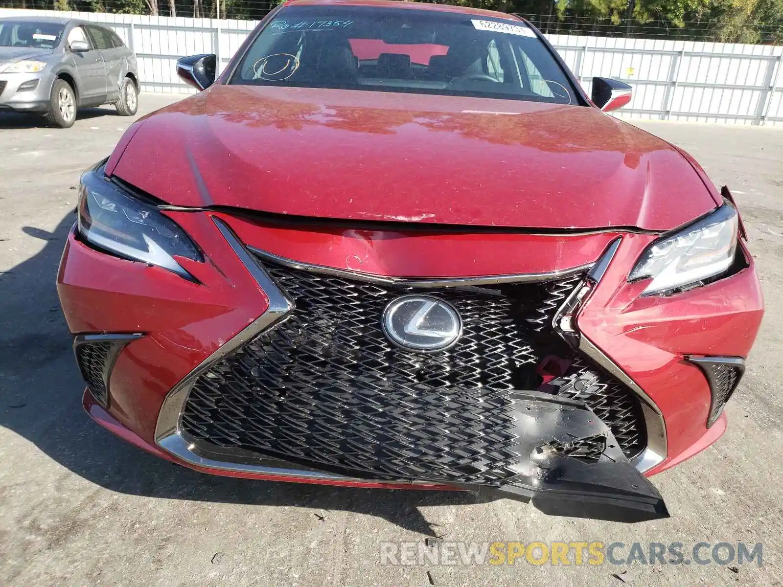 9 Photograph of a damaged car 58ABZ1B1XKU002719 LEXUS ES350 2019