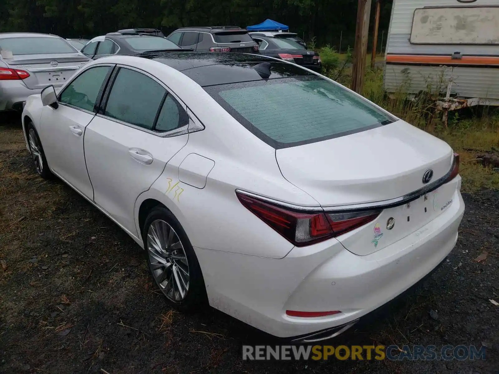 3 Photograph of a damaged car 58ABZ1B1XKU008049 LEXUS ES350 2019