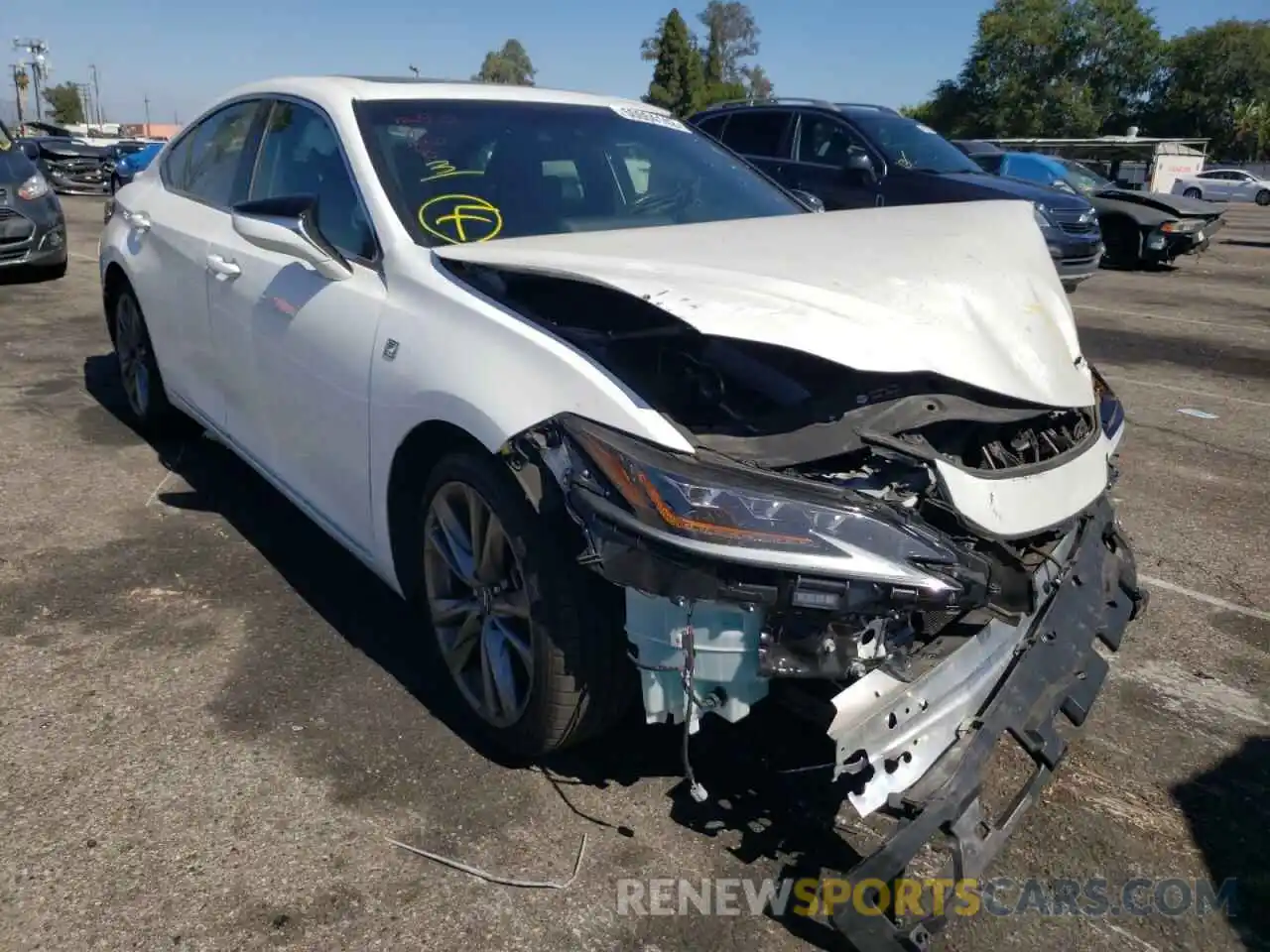 1 Photograph of a damaged car 58ABZ1B1XKU009718 LEXUS ES350 2019