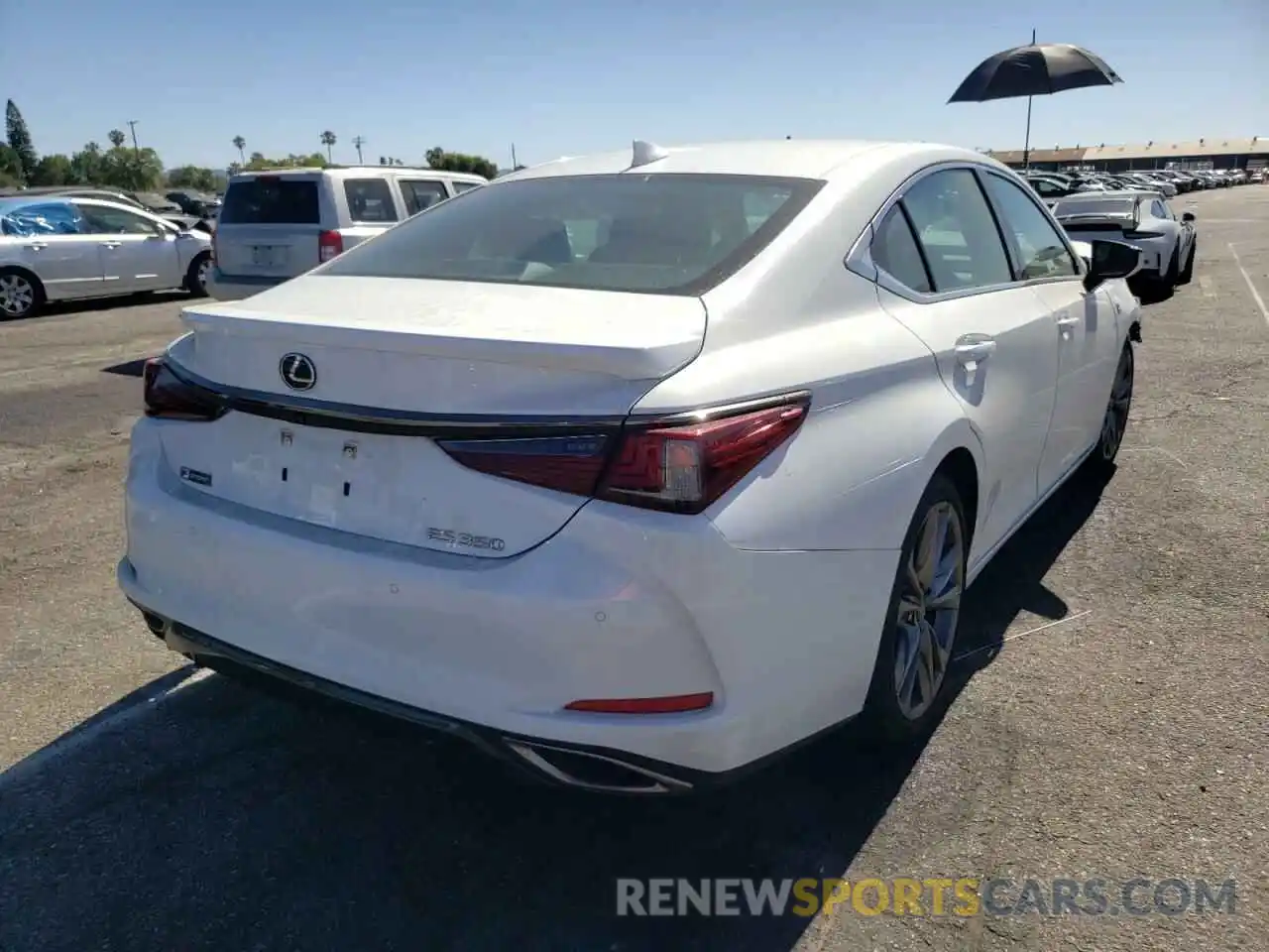 4 Photograph of a damaged car 58ABZ1B1XKU009718 LEXUS ES350 2019