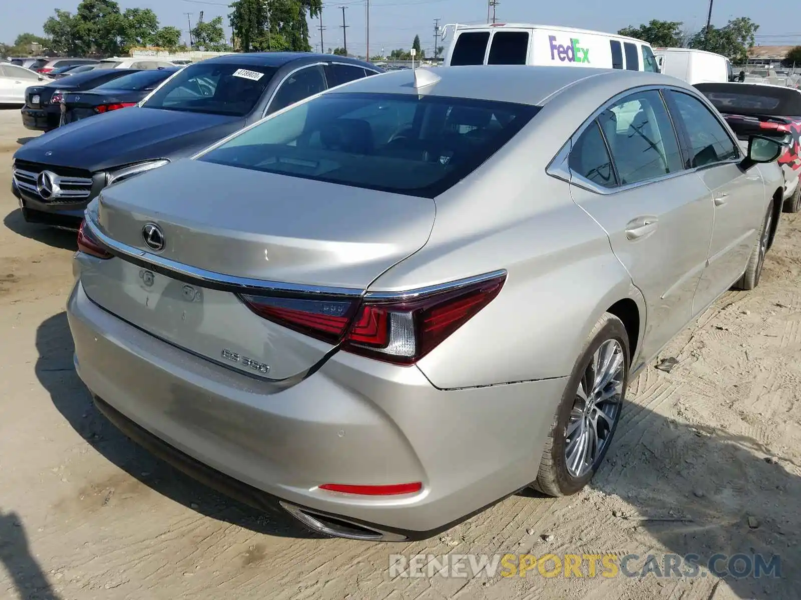 4 Фотография поврежденного автомобиля 58ABZ1B1XKU010898 LEXUS ES350 2019