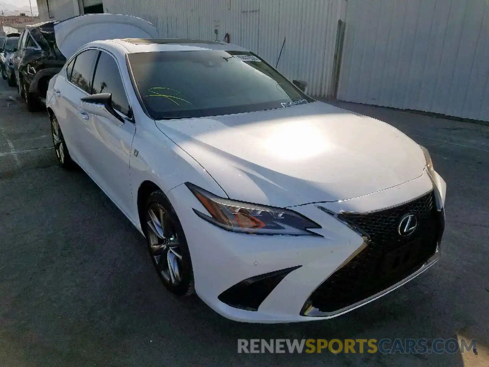 1 Photograph of a damaged car 58ABZ1B1XKU012814 LEXUS ES350 2019