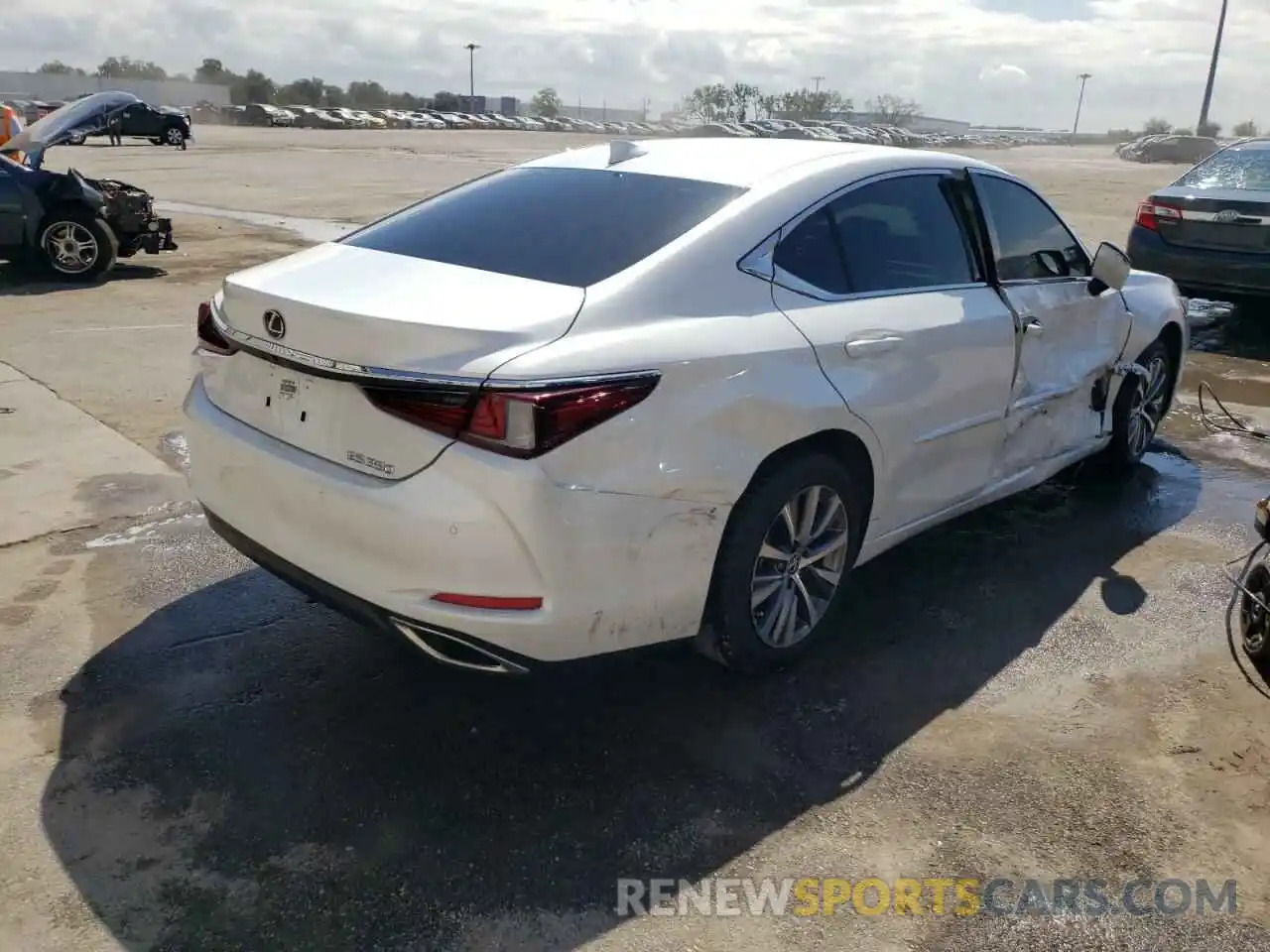 4 Photograph of a damaged car 58ABZ1B1XKU013882 LEXUS ES350 2019