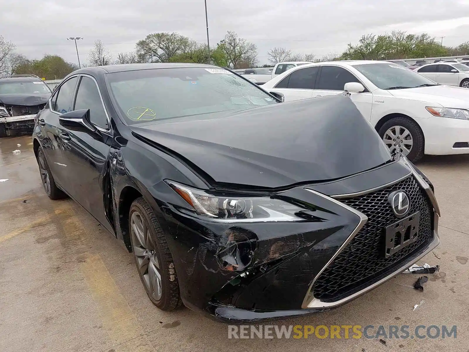 1 Photograph of a damaged car 58ABZ1B1XKU019858 LEXUS ES350 2019