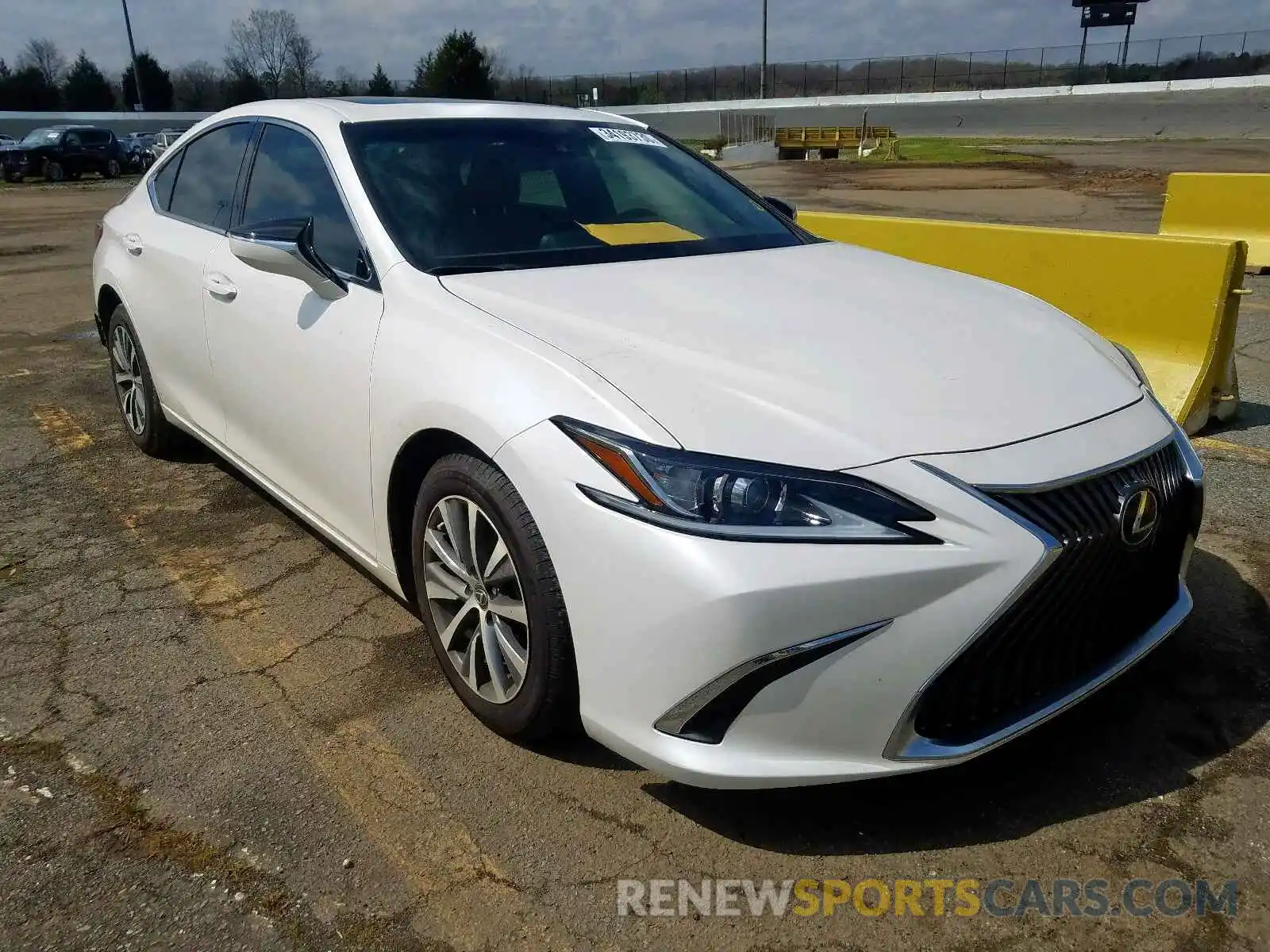 1 Photograph of a damaged car 58ABZ1B1XKU022727 LEXUS ES350 2019