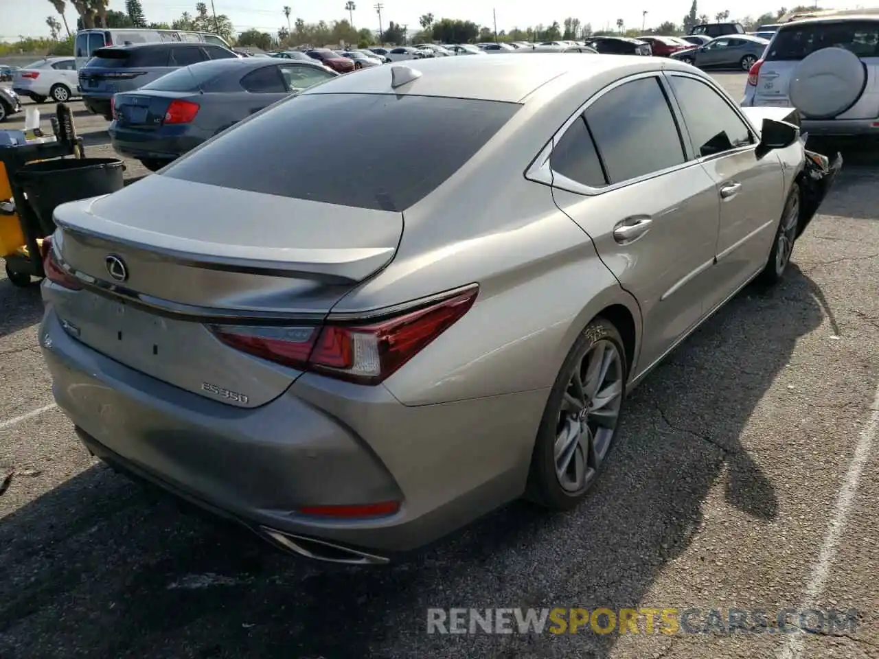 4 Photograph of a damaged car 58ABZ1B1XKU023800 LEXUS ES350 2019