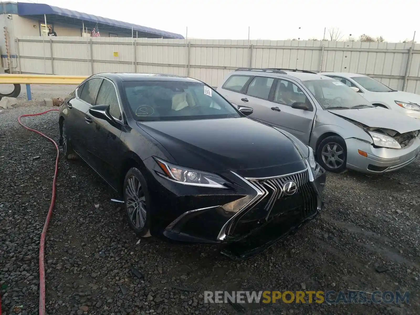 1 Photograph of a damaged car 58ABZ1B1XKU024588 LEXUS ES350 2019