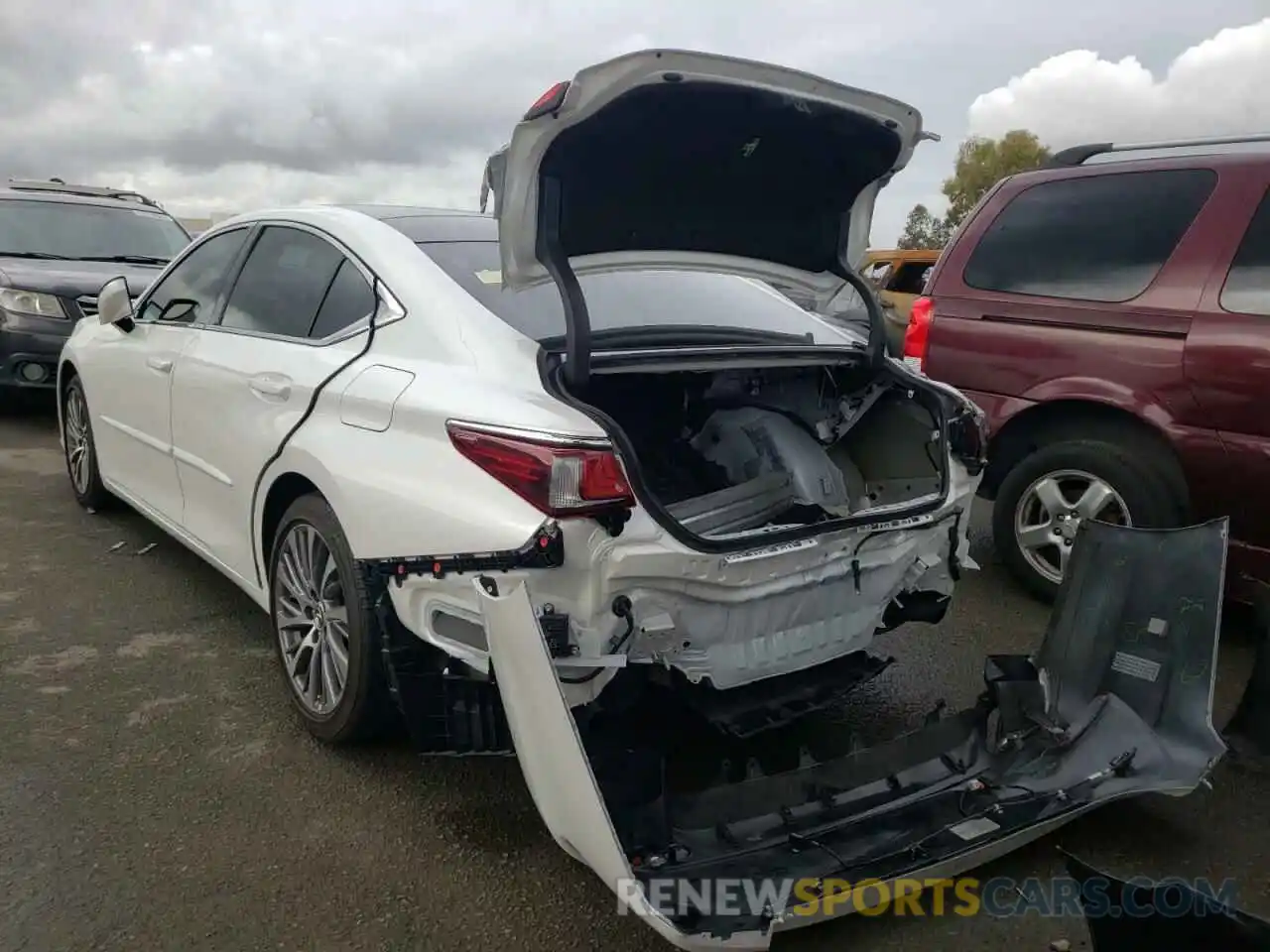 3 Photograph of a damaged car 58ABZ1B1XKU027636 LEXUS ES350 2019