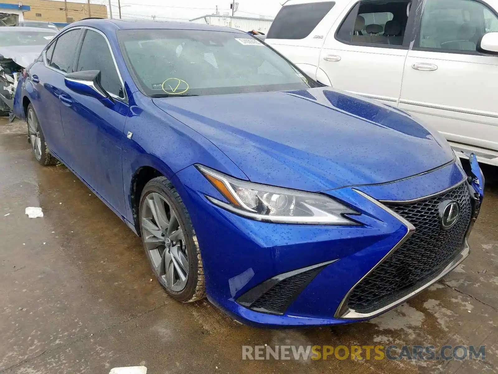 1 Photograph of a damaged car 58ABZ1B1XKU027815 LEXUS ES350 2019