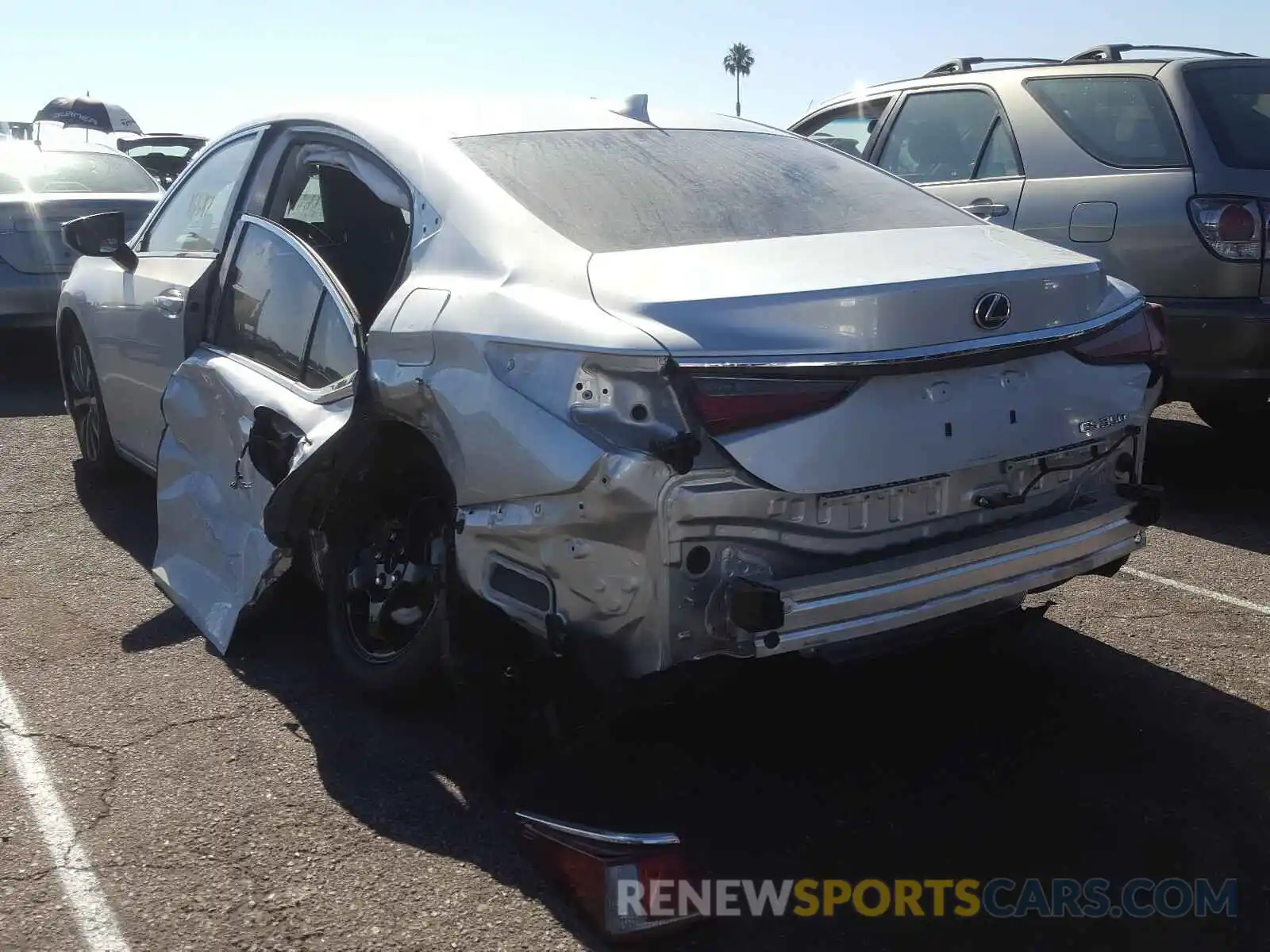 3 Photograph of a damaged car 58ABZ1B1XKU029659 LEXUS ES350 2019