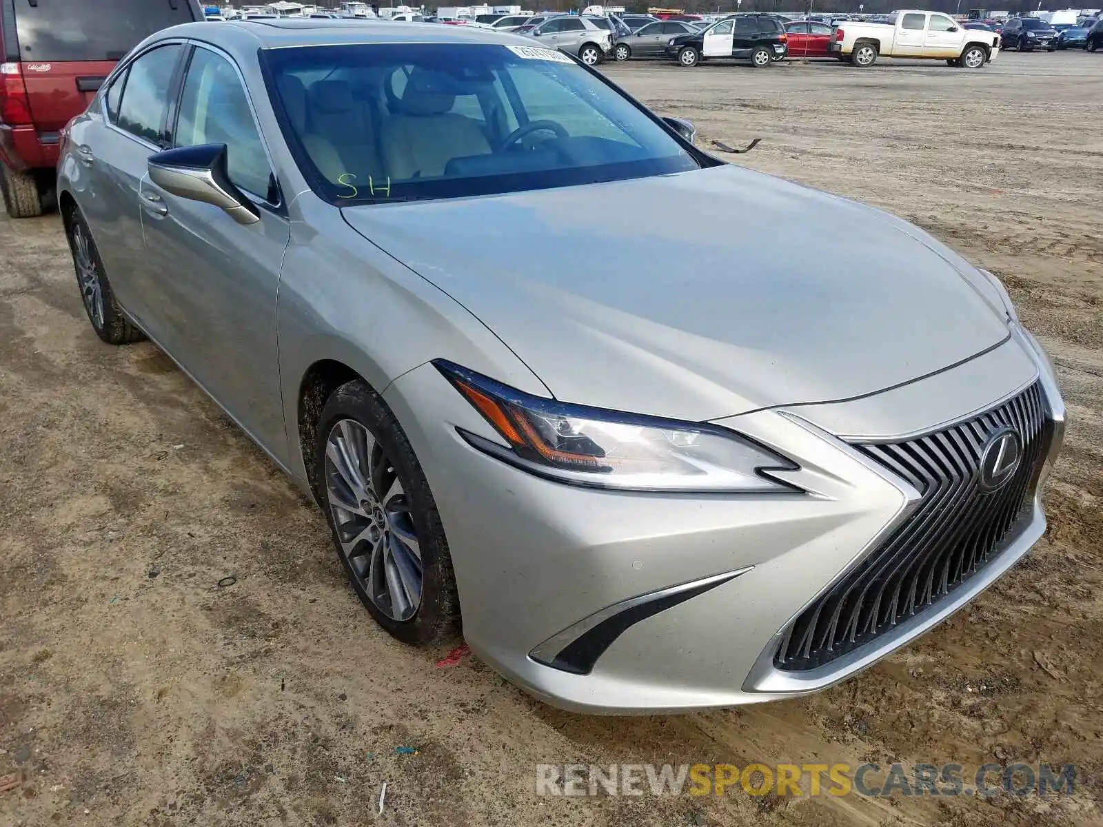 1 Photograph of a damaged car 58ABZ1B1XKU033811 LEXUS ES350 2019