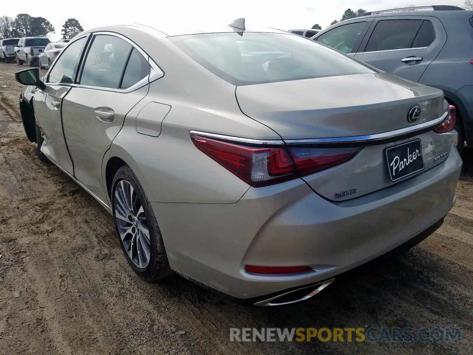 3 Photograph of a damaged car 58ABZ1B1XKU033811 LEXUS ES350 2019