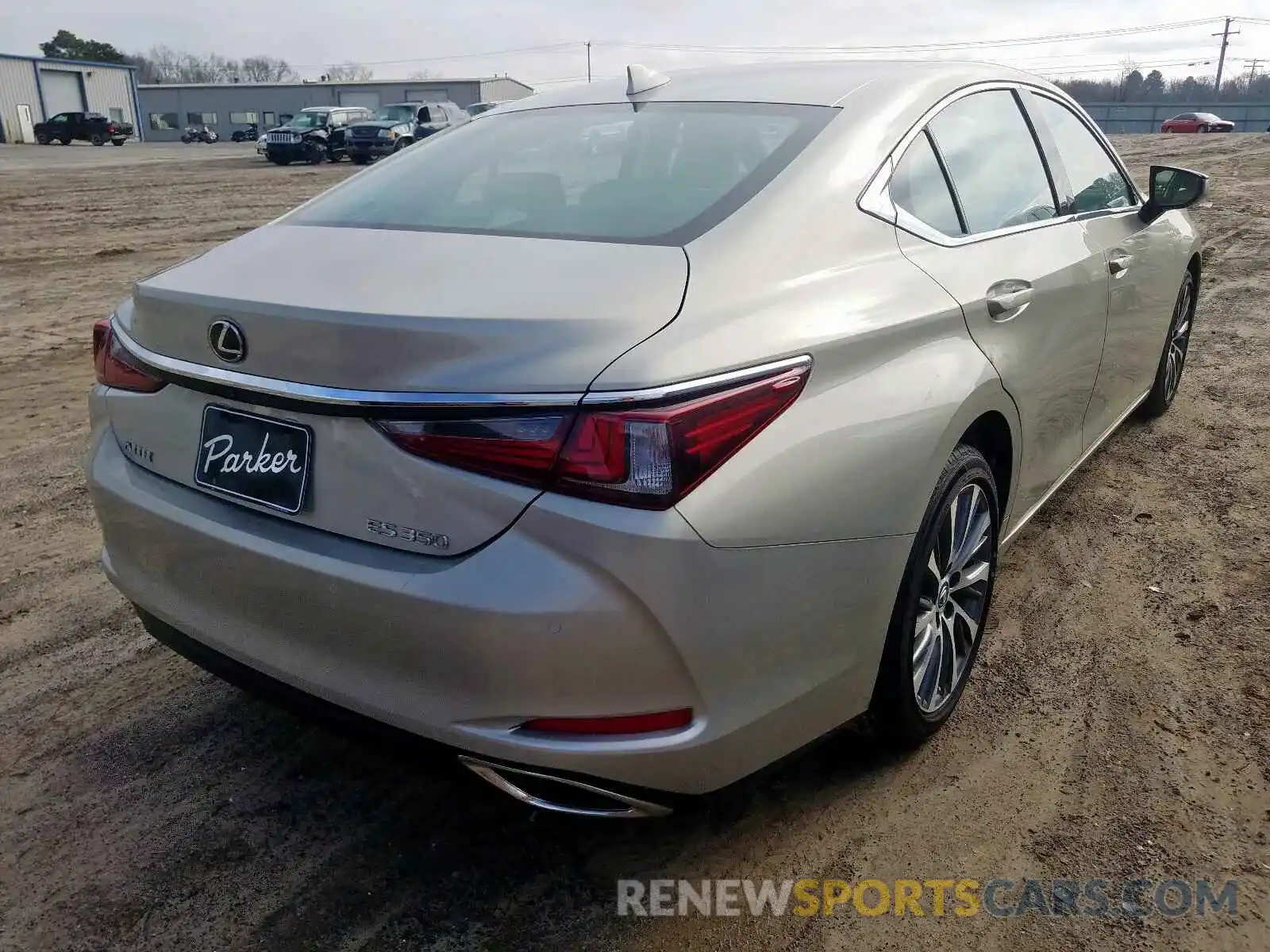 4 Photograph of a damaged car 58ABZ1B1XKU033811 LEXUS ES350 2019