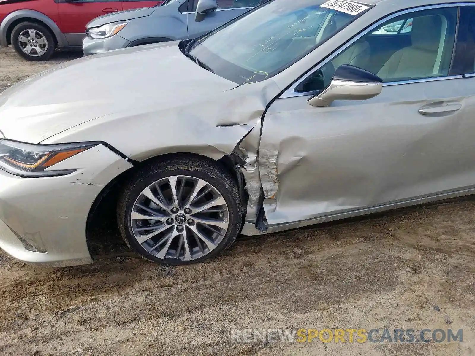 9 Photograph of a damaged car 58ABZ1B1XKU033811 LEXUS ES350 2019