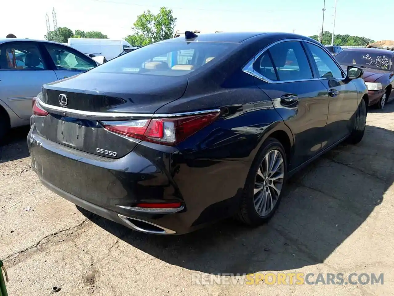 4 Photograph of a damaged car 58ABZ1B1XKU035963 LEXUS ES350 2019