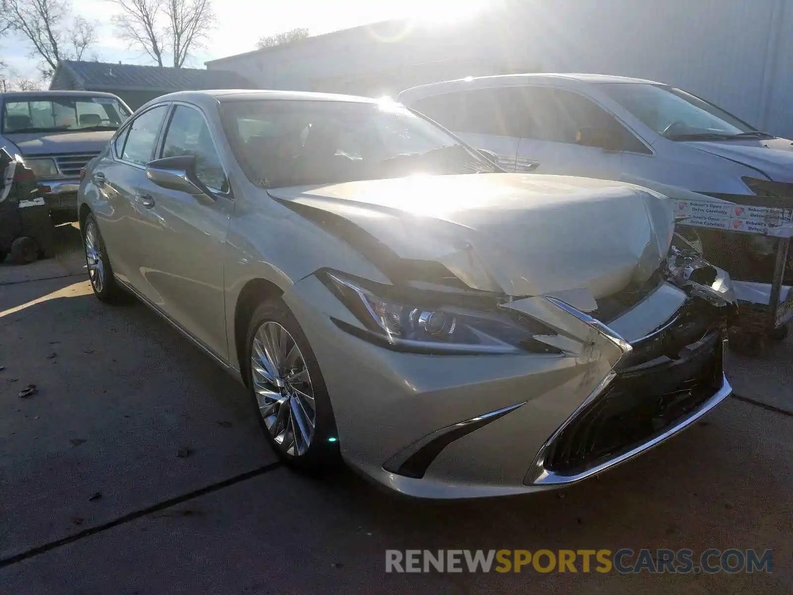 1 Photograph of a damaged car 58ABZ1B1XKU037602 LEXUS ES350 2019