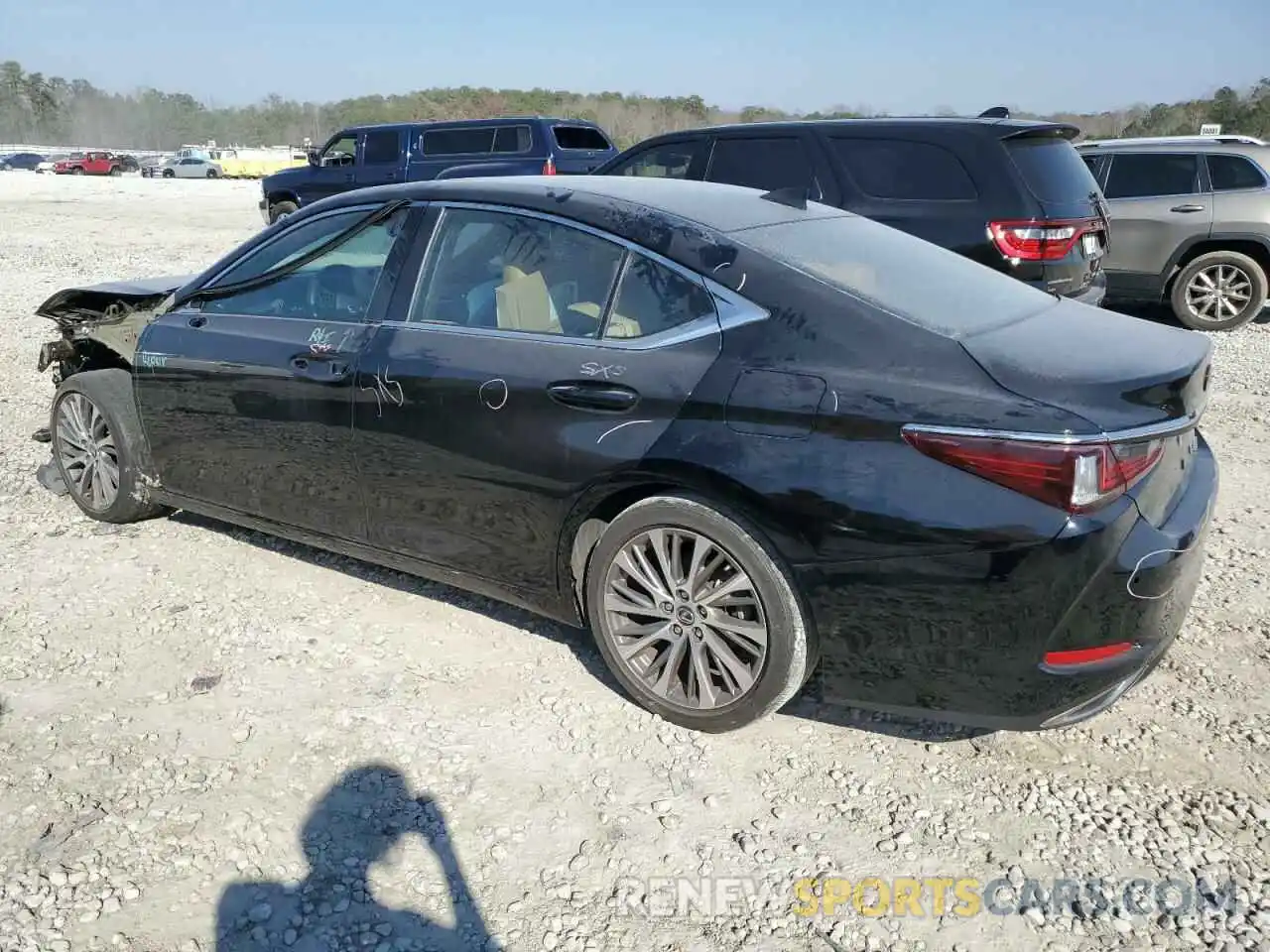 2 Photograph of a damaged car 58ABZ1B1XKU040497 LEXUS ES350 2019