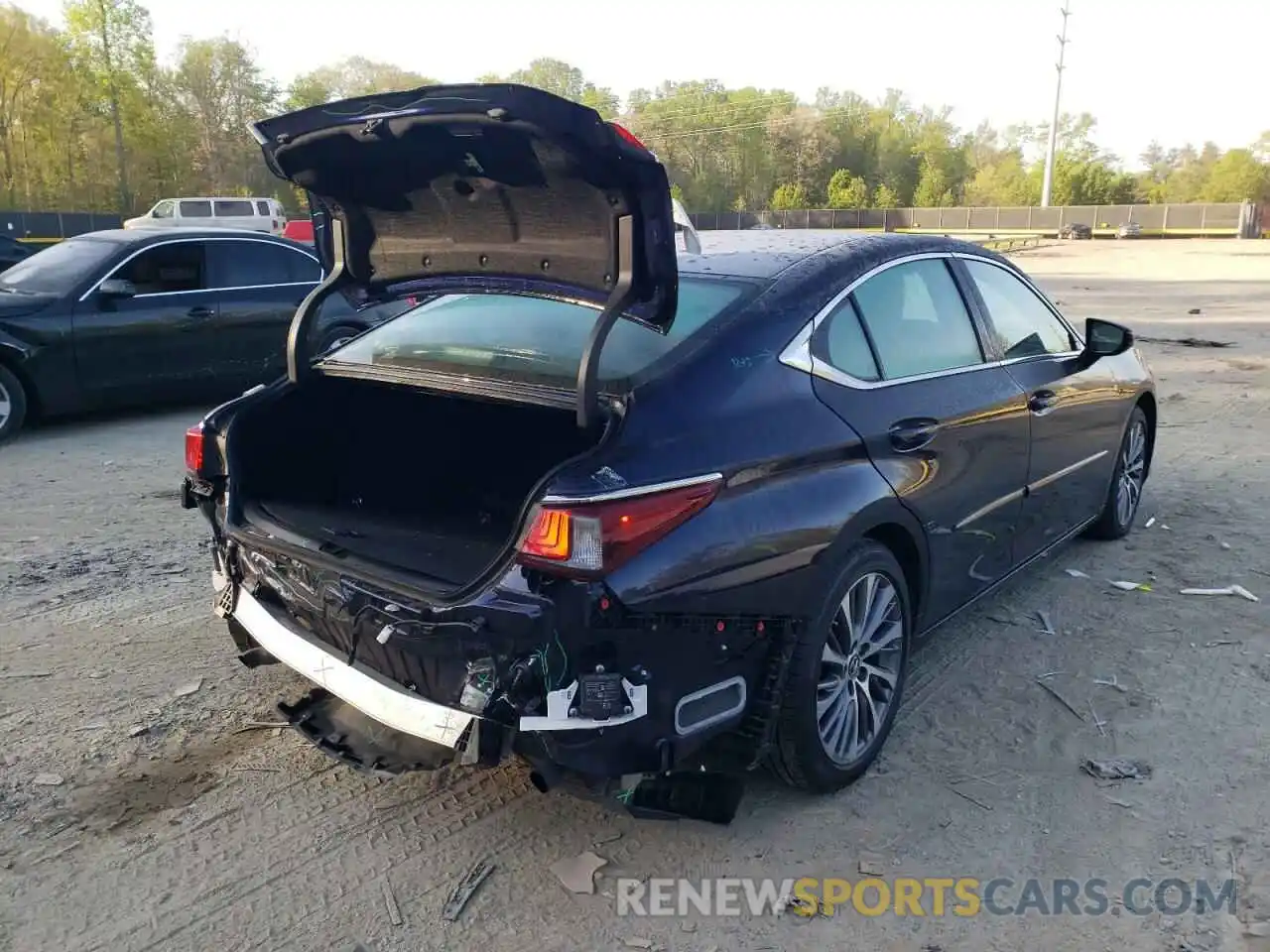 4 Photograph of a damaged car 58ABZ1B1XKU042394 LEXUS ES350 2019