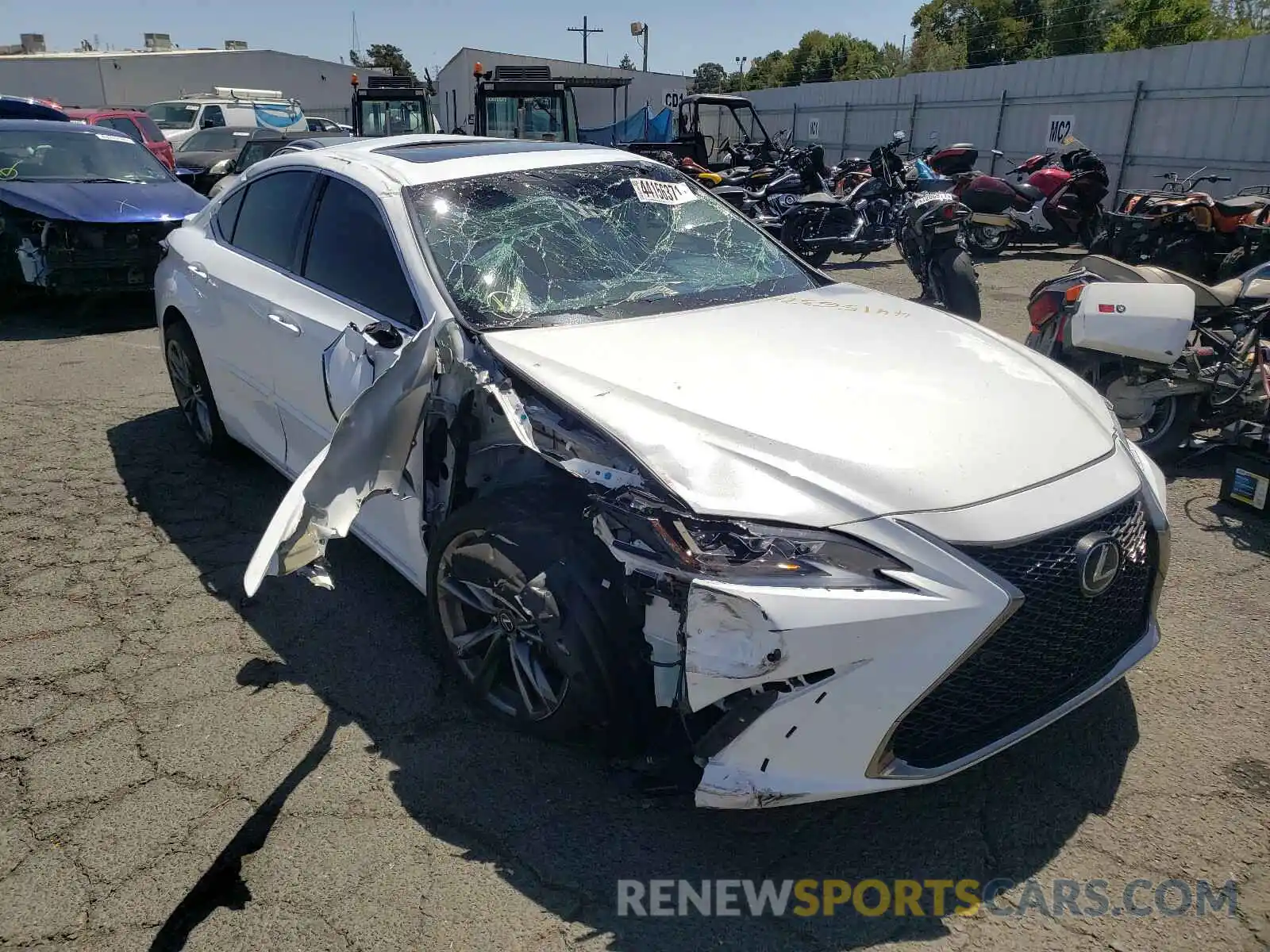 1 Photograph of a damaged car 58ABZ1B1XKU043481 LEXUS ES350 2019