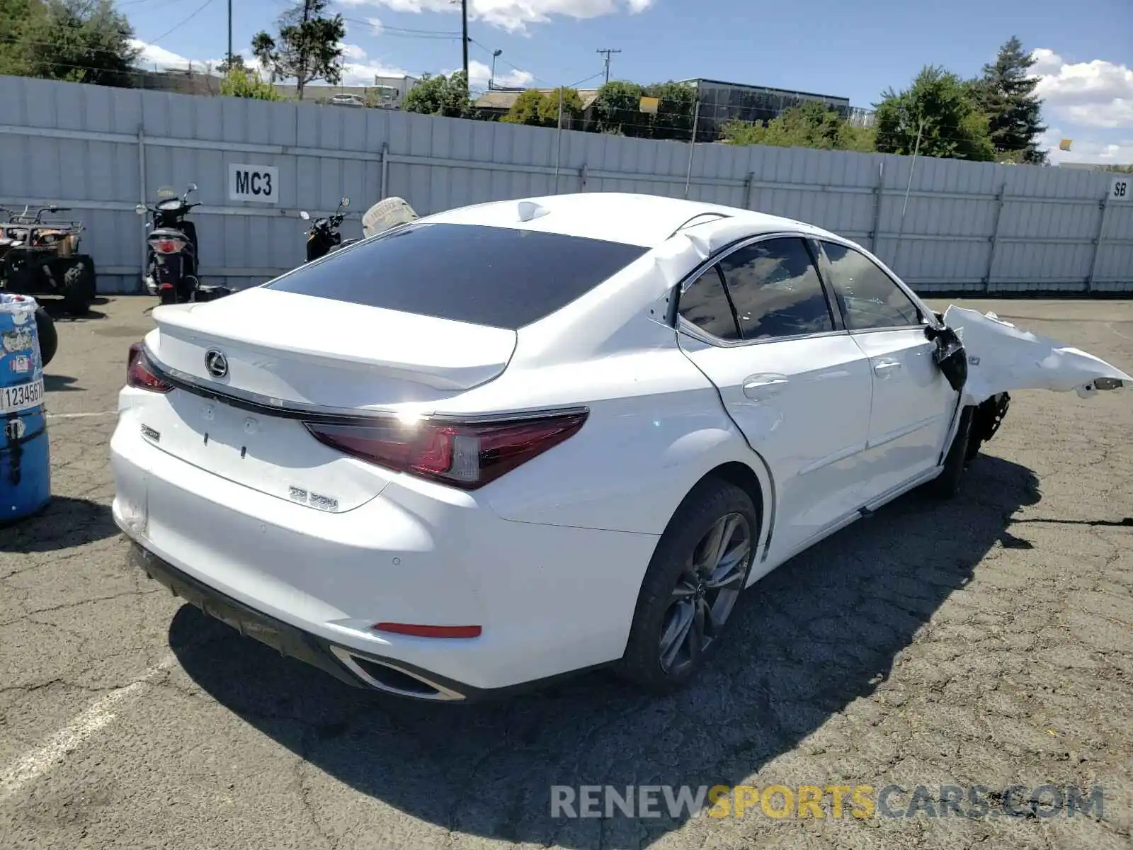 4 Photograph of a damaged car 58ABZ1B1XKU043481 LEXUS ES350 2019