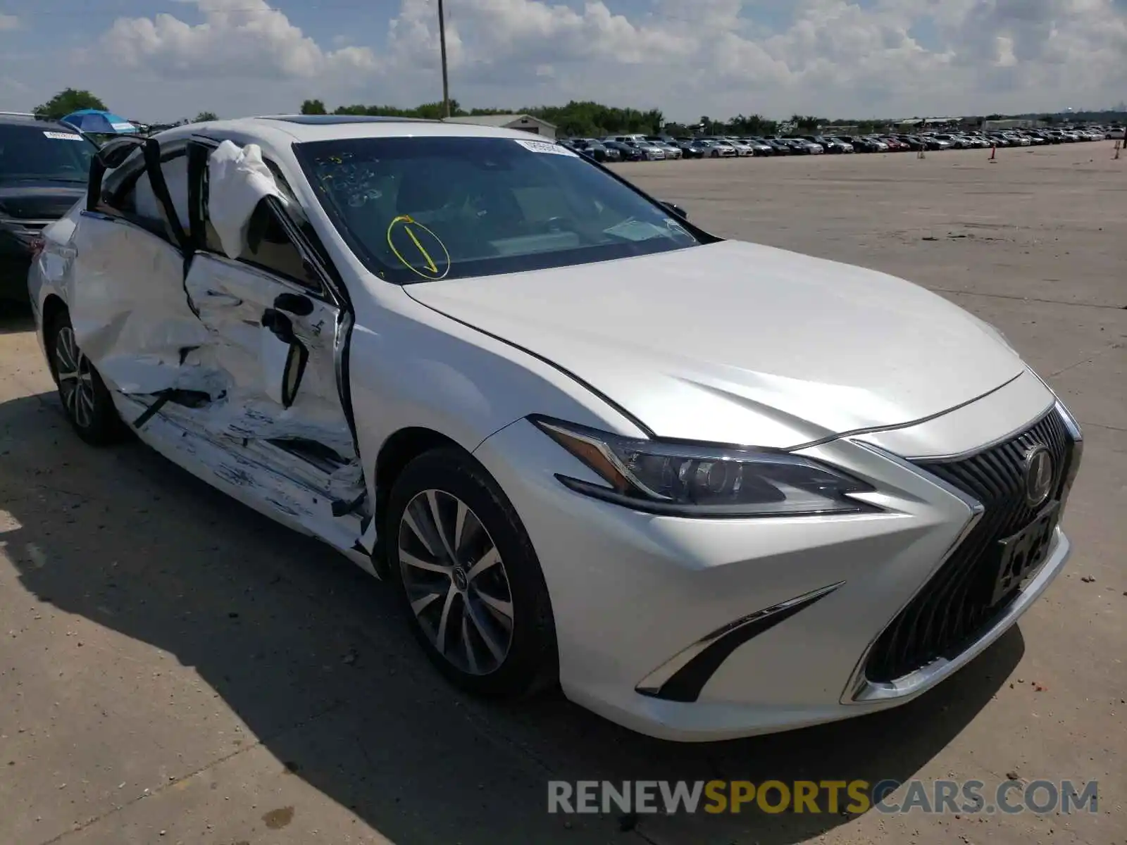 1 Photograph of a damaged car 58ABZ1B1XKU047076 LEXUS ES350 2019