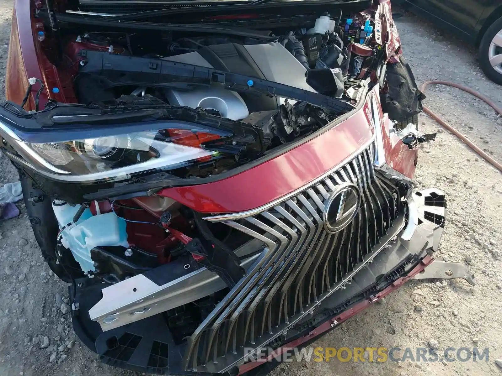 9 Photograph of a damaged car 58ABZ1B1XKU048437 LEXUS ES350 2019