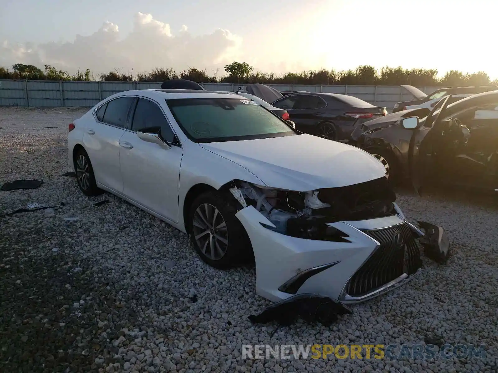 1 Photograph of a damaged car 58ABZ1B1XKU050012 LEXUS ES350 2019