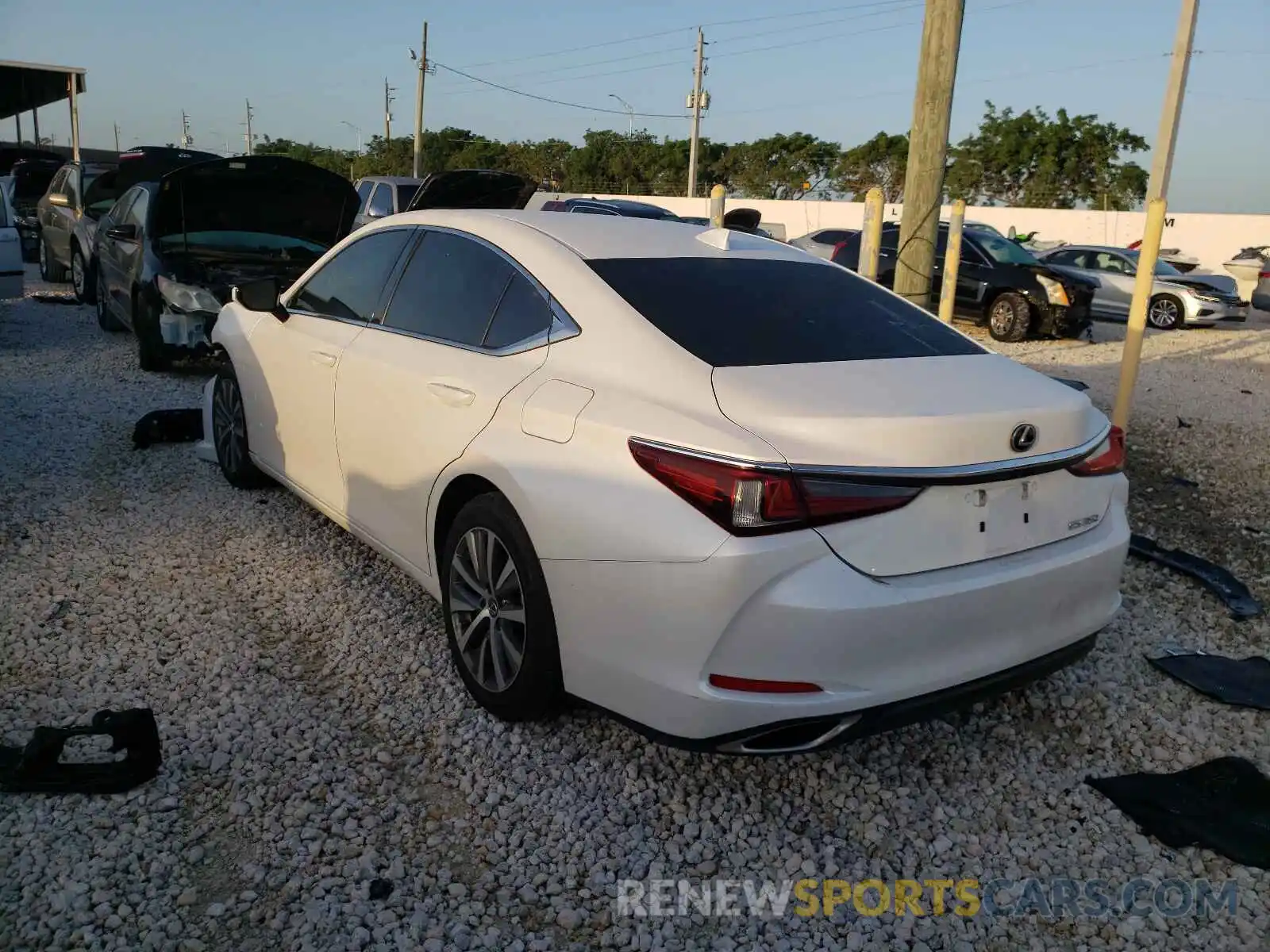 3 Photograph of a damaged car 58ABZ1B1XKU050012 LEXUS ES350 2019