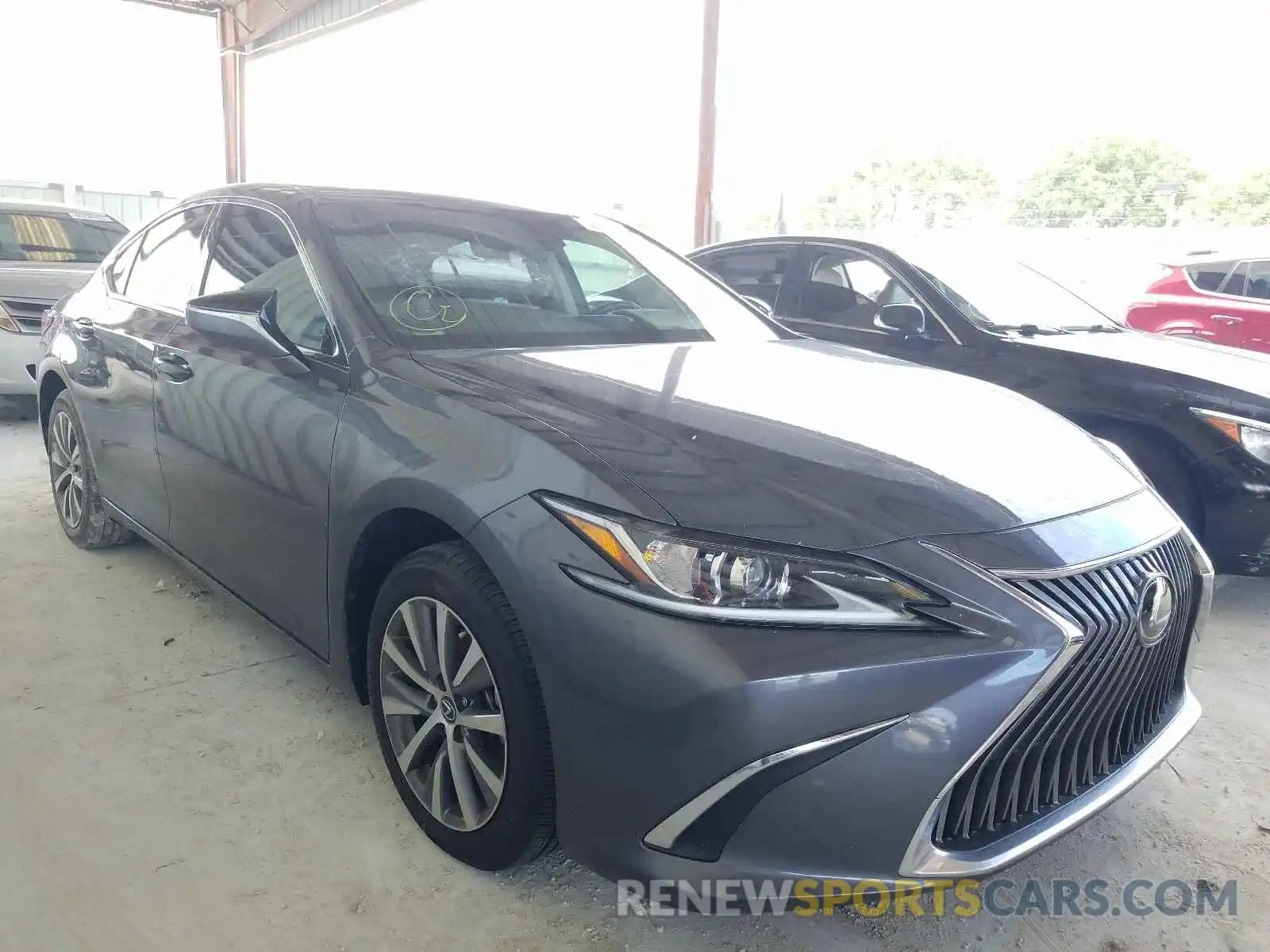 1 Photograph of a damaged car 58ABZ1B1XKU050933 LEXUS ES350 2019