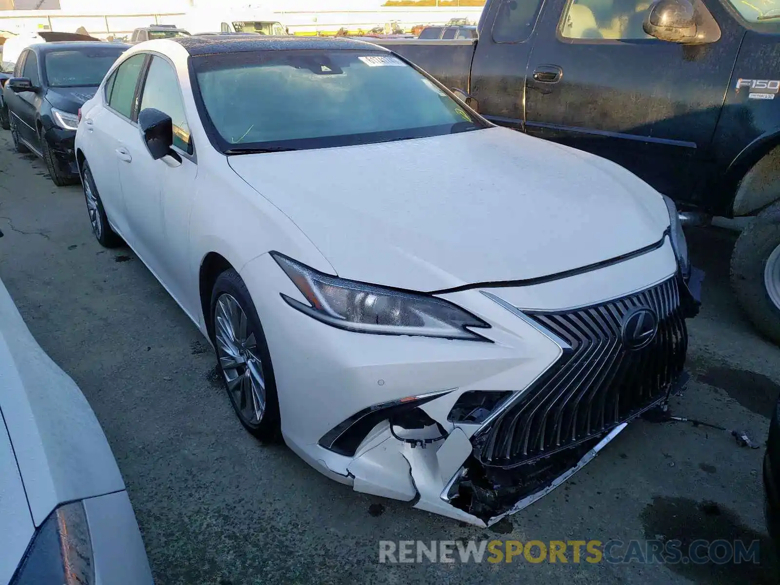 1 Photograph of a damaged car JTHBZ1B10K2001116 LEXUS ES350 2019