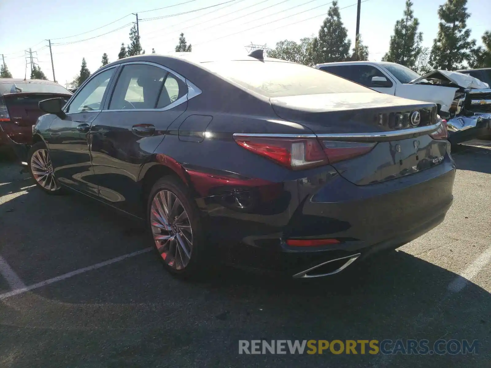 3 Photograph of a damaged car JTHBZ1B12K2002770 LEXUS ES350 2019