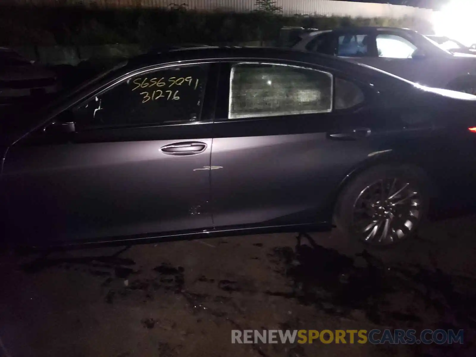 9 Photograph of a damaged car JTHBZ1B13K2002292 LEXUS ES350 2019