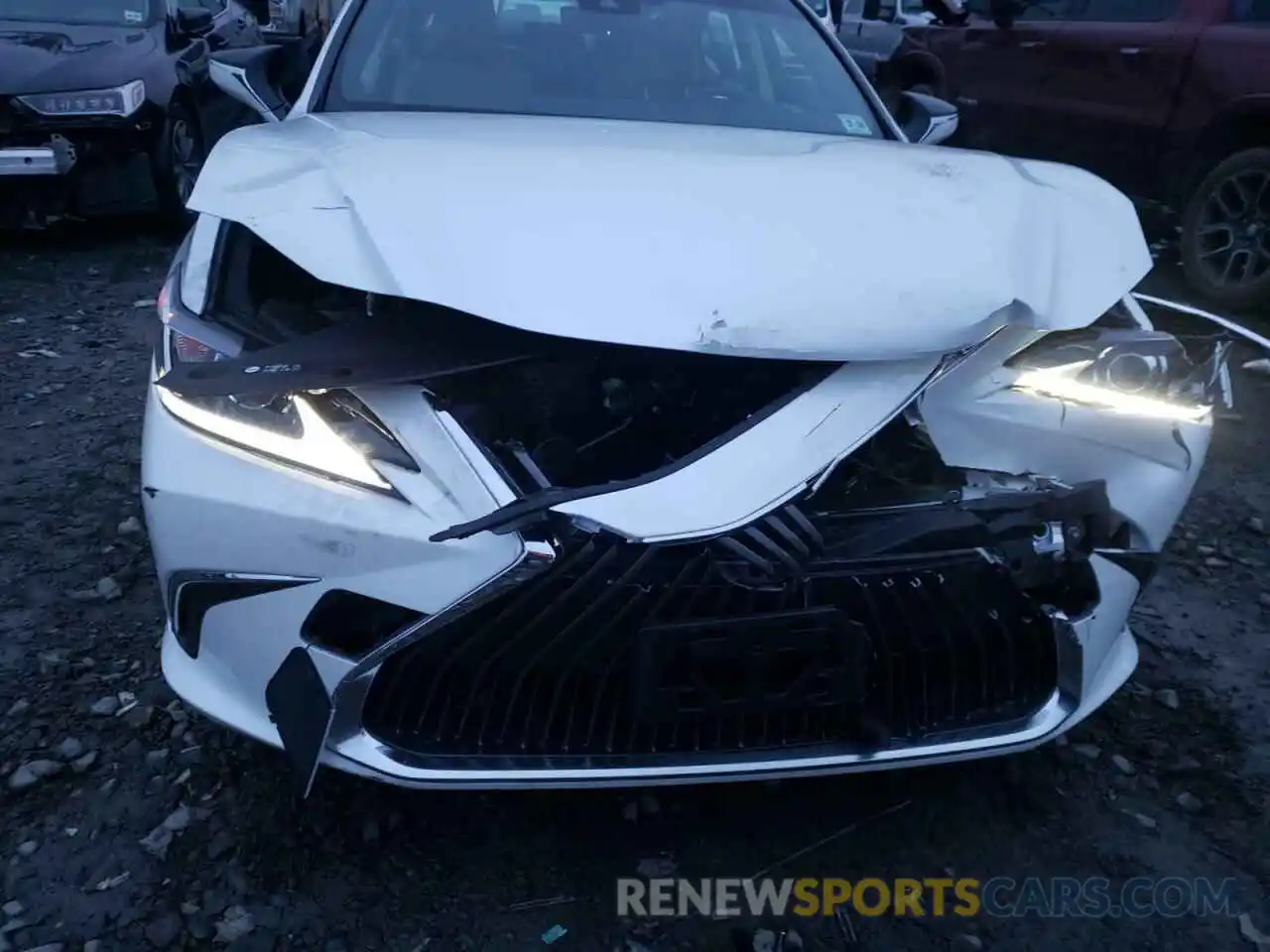 7 Photograph of a damaged car JTHBZ1B13K2004916 LEXUS ES350 2019