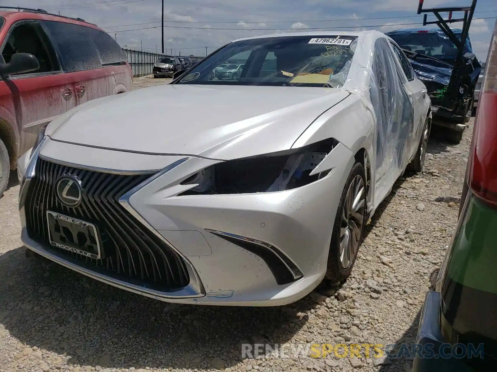 2 Photograph of a damaged car JTHBZ1B15K2002892 LEXUS ES350 2019