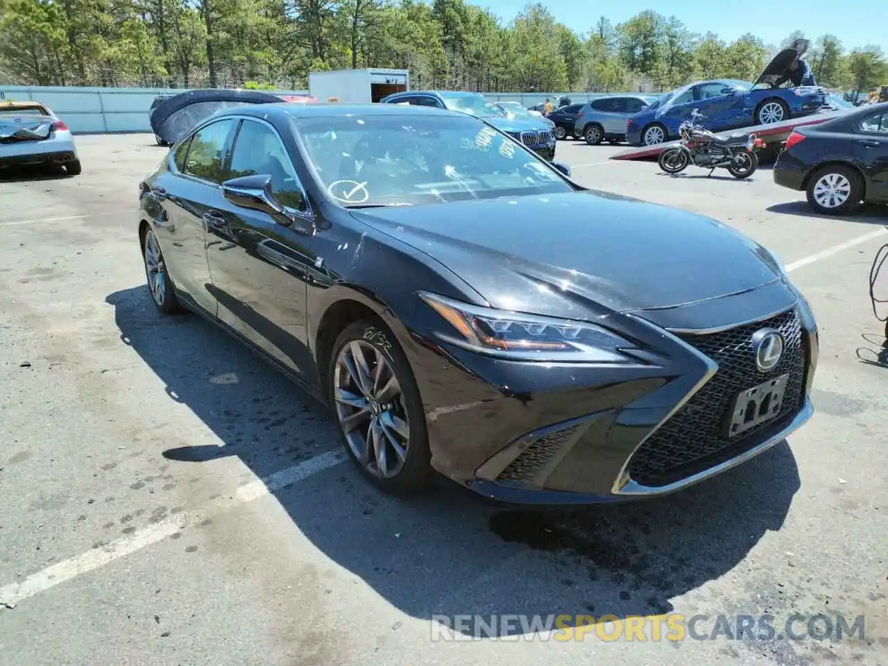 1 Photograph of a damaged car JTHBZ1B16K2003274 LEXUS ES350 2019