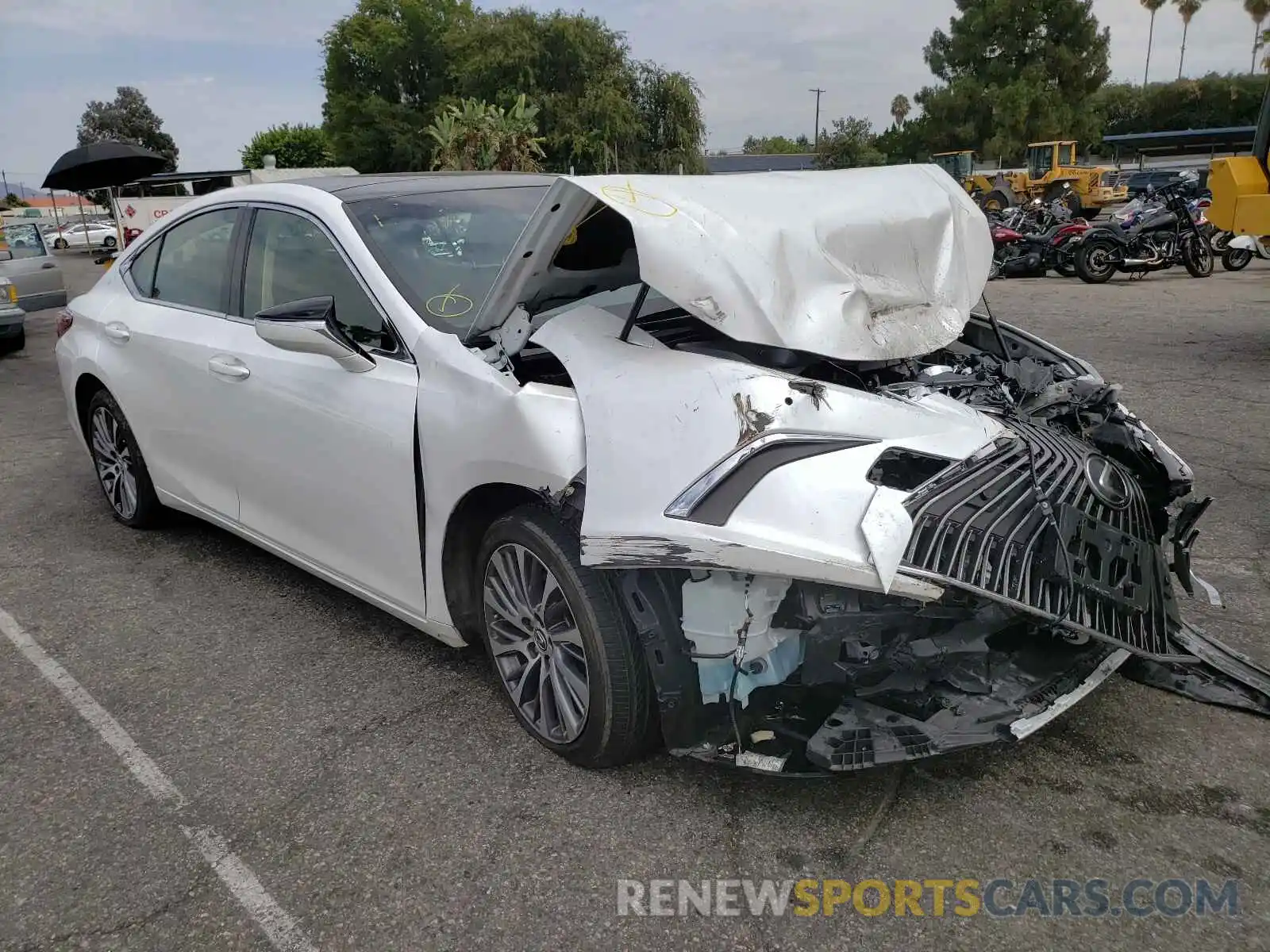 1 Photograph of a damaged car JTHBZ1B19K2003706 LEXUS ES350 2019