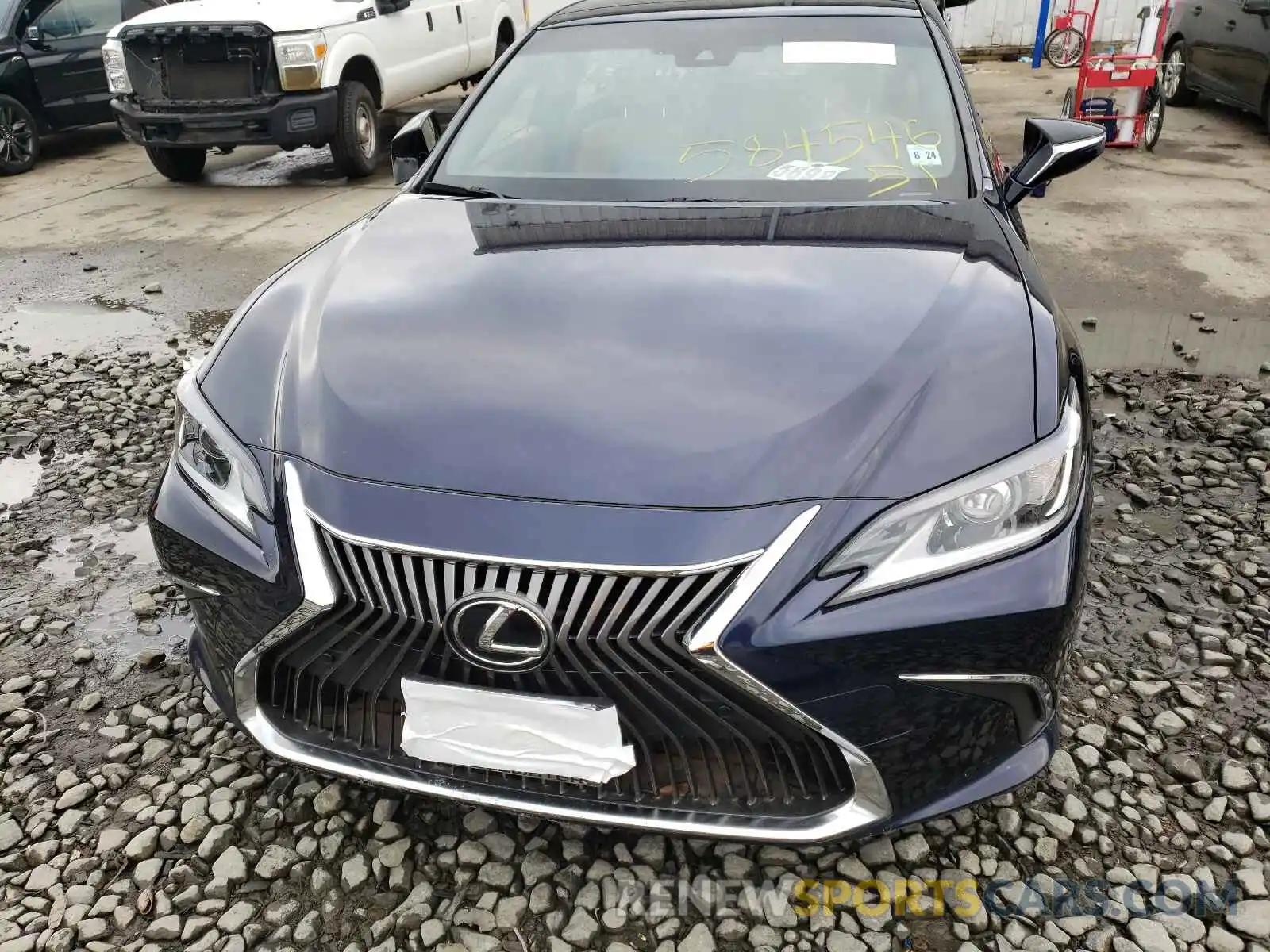 9 Photograph of a damaged car JTHBZ1B19K2004337 LEXUS ES350 2019