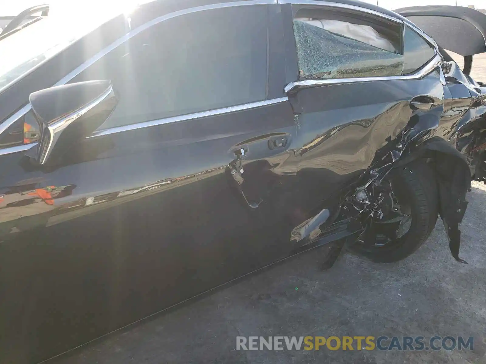 10 Photograph of a damaged car JTHBZ1B1XK2001110 LEXUS ES350 2019