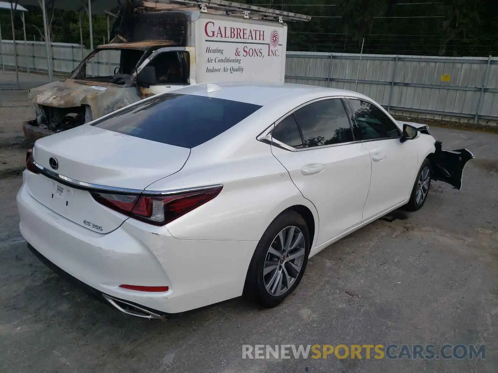 4 Photograph of a damaged car 58ACZ1B10LU067469 LEXUS ES350 2020