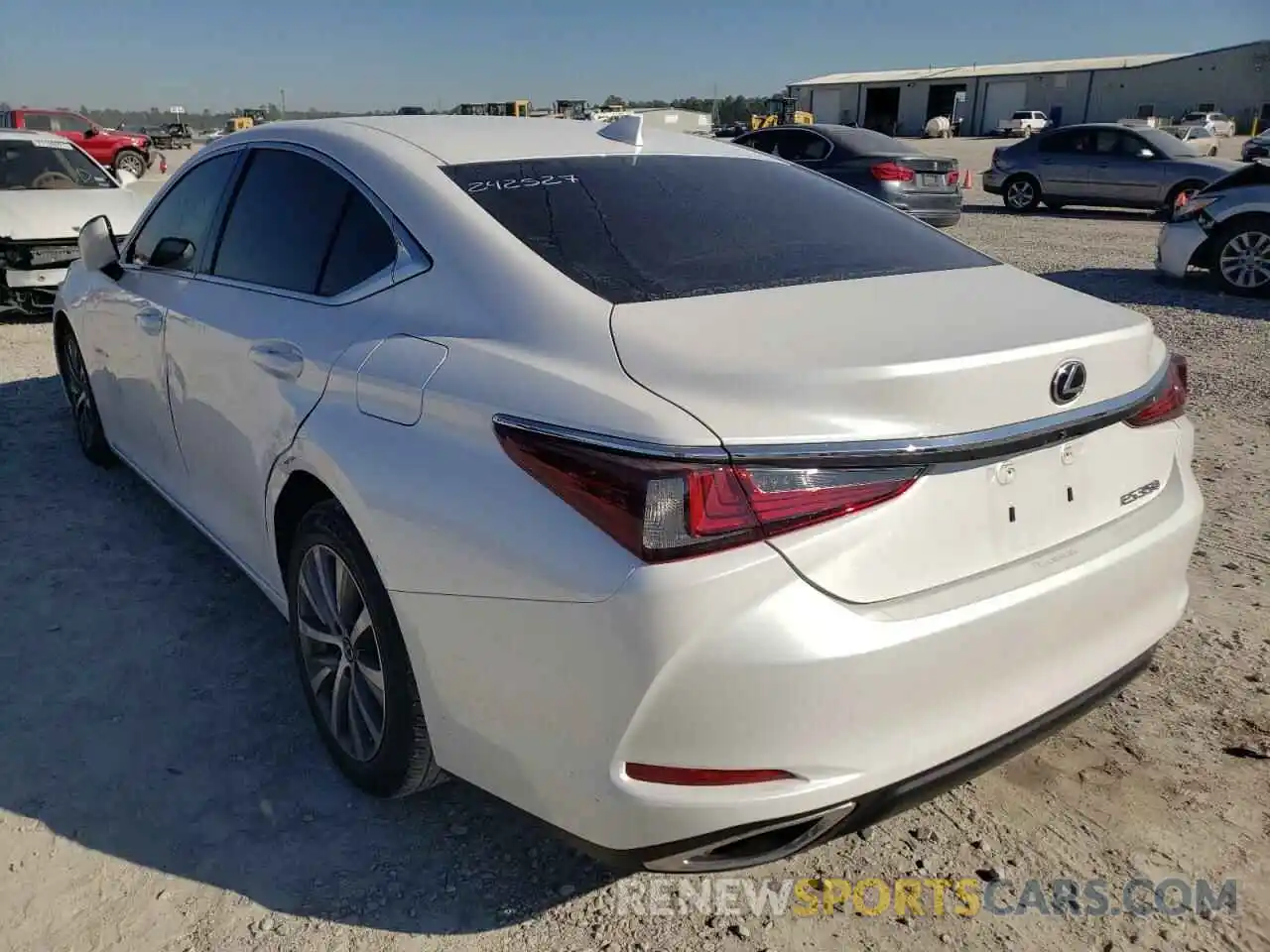 3 Photograph of a damaged car 58ACZ1B12LU075234 LEXUS ES350 2020