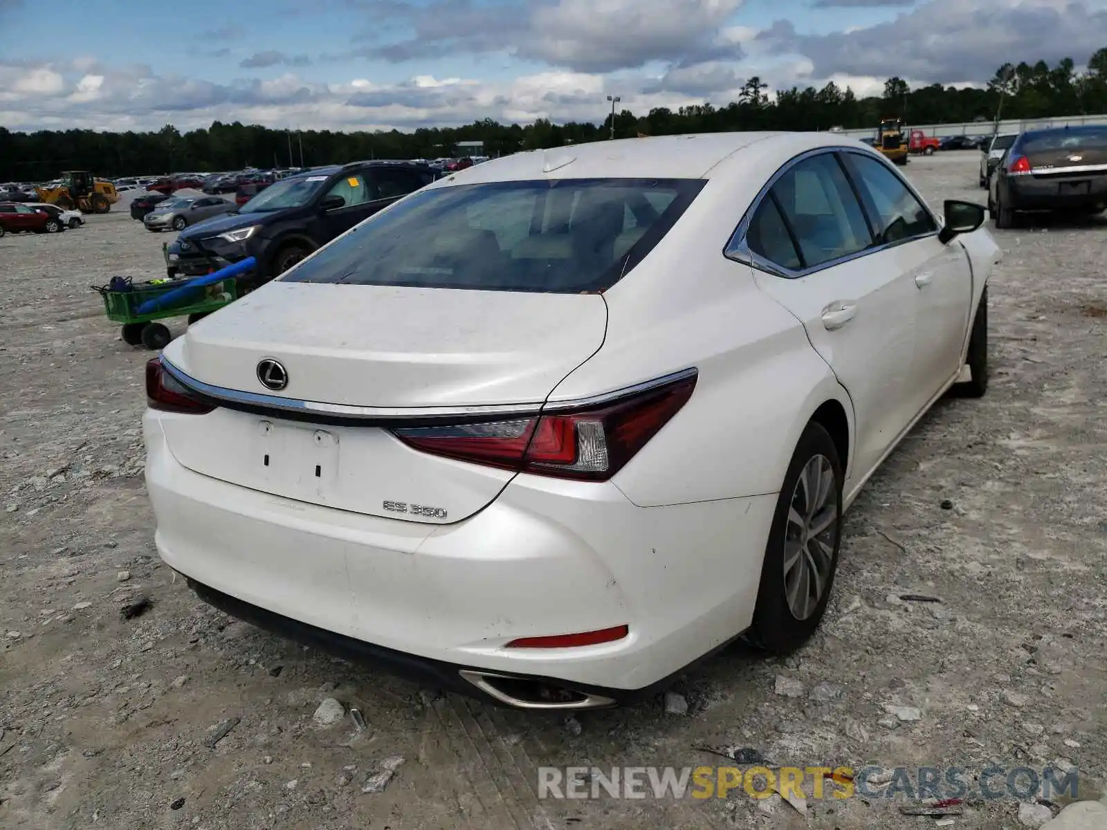 4 Photograph of a damaged car 58ACZ1B13LU059866 LEXUS ES350 2020