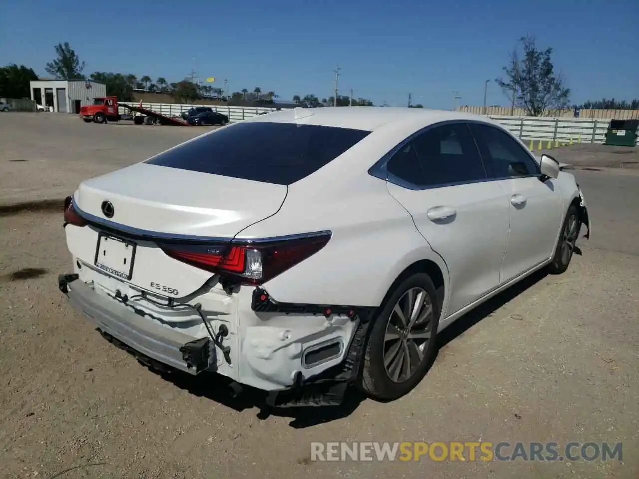 4 Photograph of a damaged car 58ACZ1B14LU069113 LEXUS ES350 2020