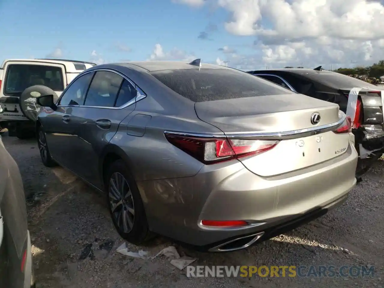 3 Photograph of a damaged car 58ACZ1B14LU081648 LEXUS ES350 2020