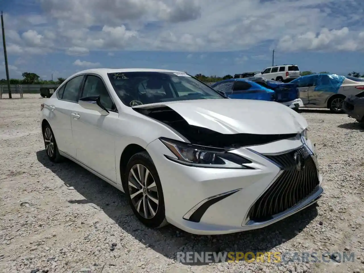 1 Photograph of a damaged car 58ACZ1B17LU074595 LEXUS ES350 2020