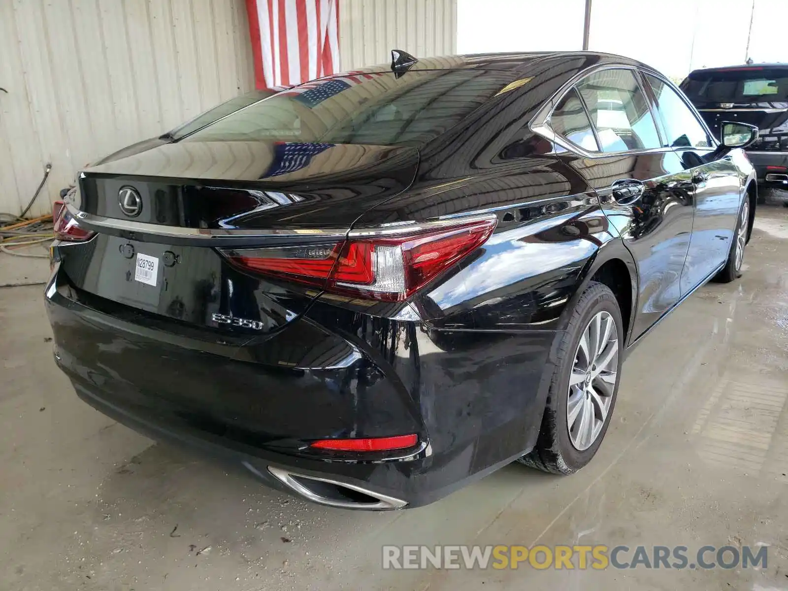 4 Photograph of a damaged car 58ACZ1B18LU061029 LEXUS ES350 2020