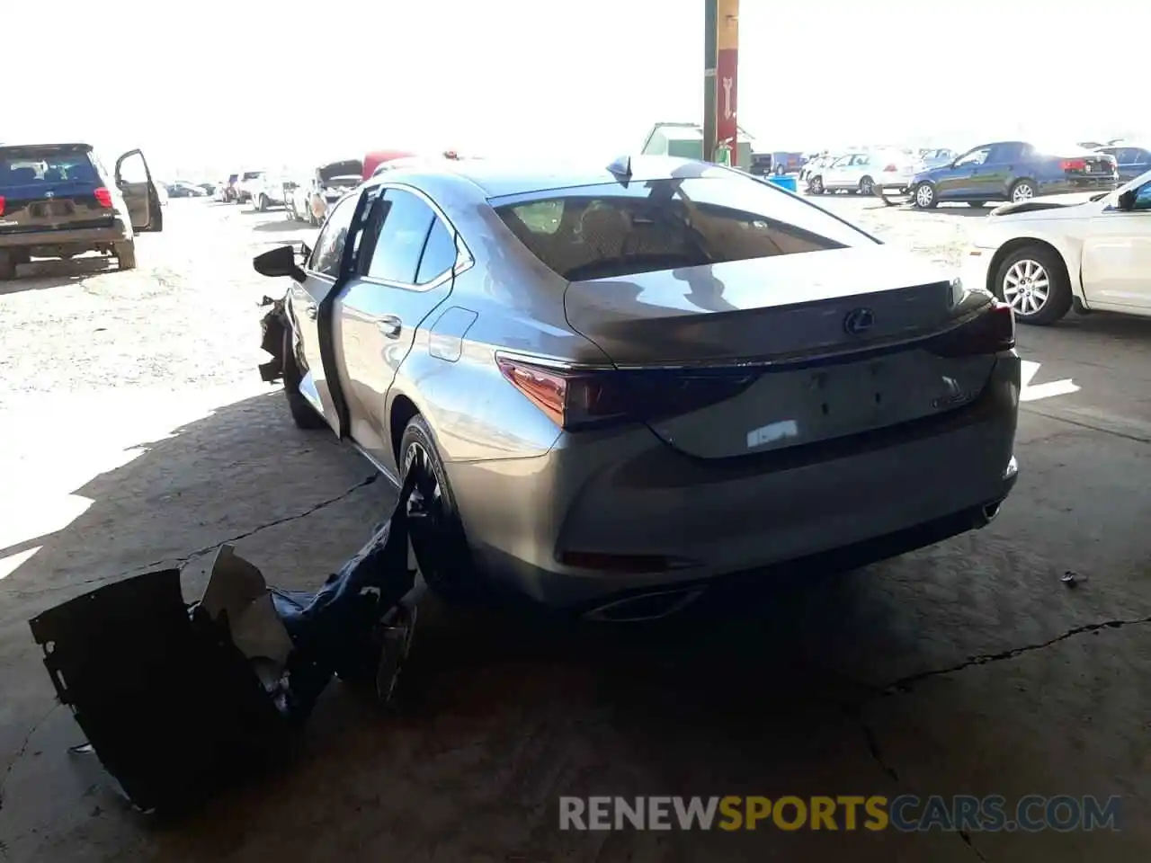 3 Photograph of a damaged car 58ACZ1B19LU052405 LEXUS ES350 2020