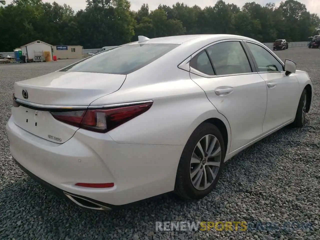 4 Photograph of a damaged car 58ADZ1B10LU052152 LEXUS ES350 2020