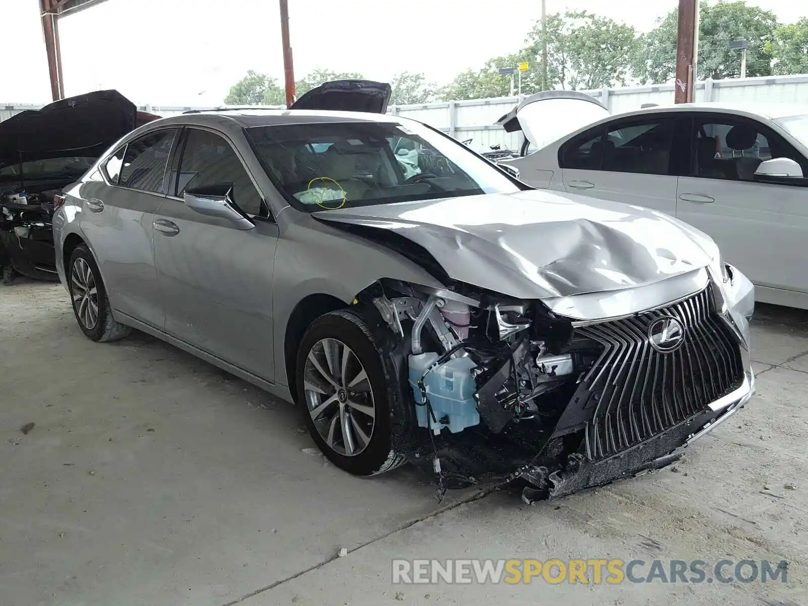 1 Photograph of a damaged car 58ADZ1B10LU053575 LEXUS ES350 2020