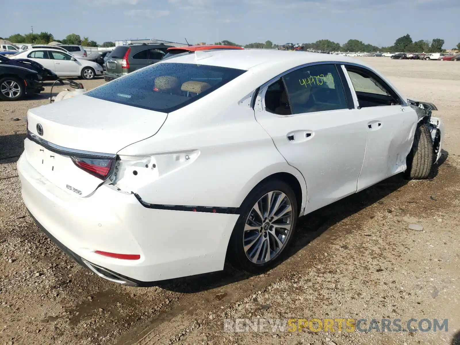 4 Photograph of a damaged car 58ADZ1B10LU058792 LEXUS ES350 2020